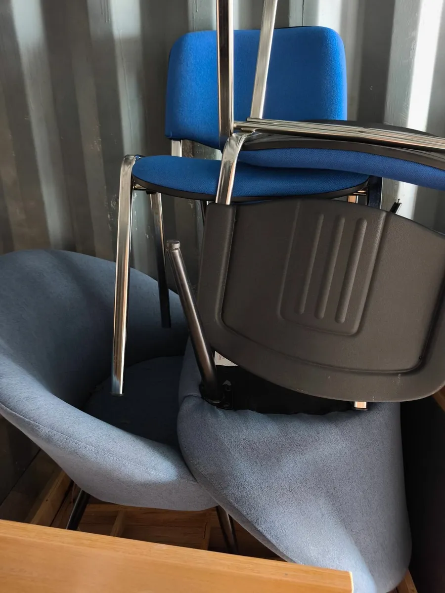 Office furniture and samples - Image 2