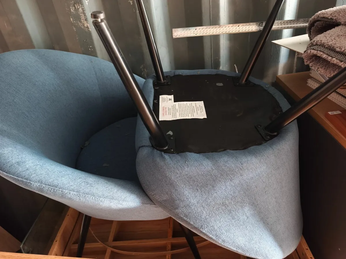 Office furniture and samples - Image 3