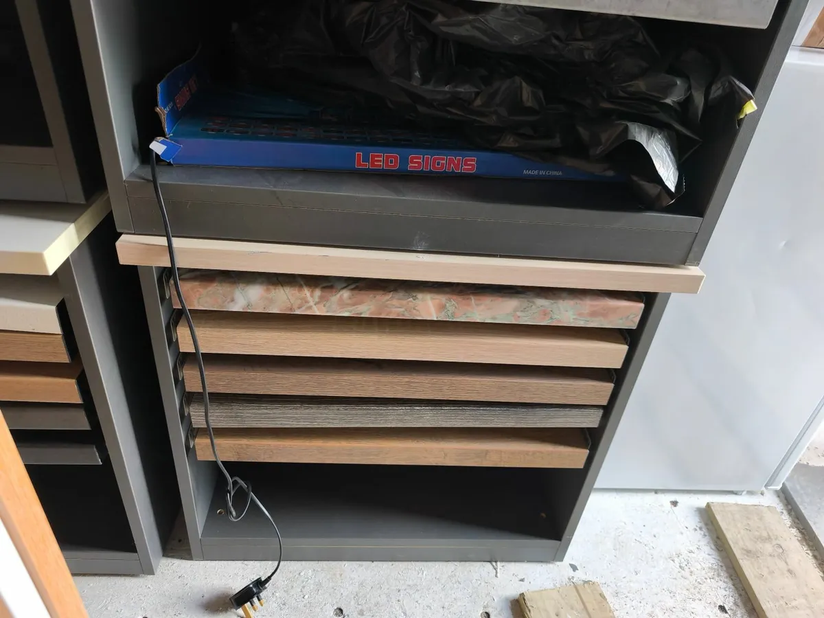 Office furniture and samples - Image 4