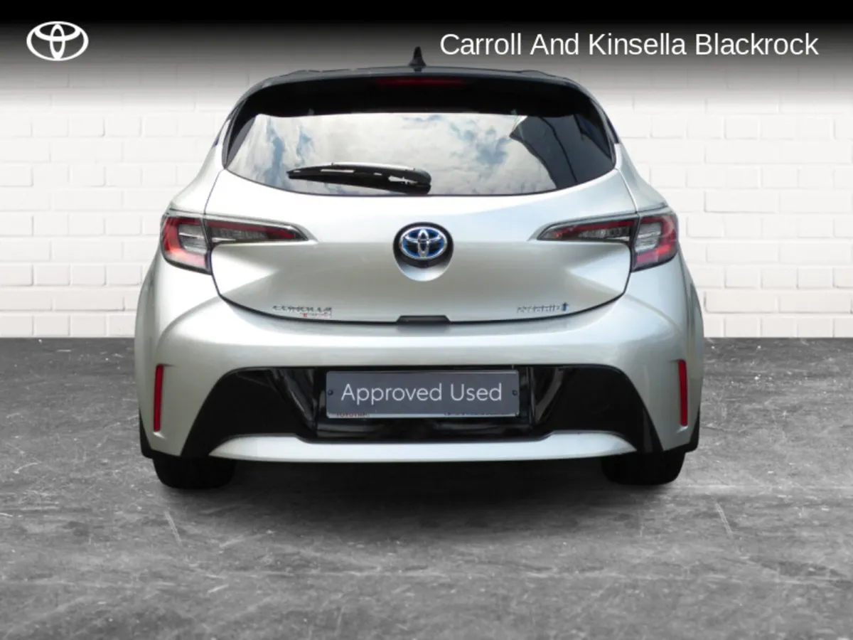 Toyota Corolla Hybrid Luna Sport HB - Image 4