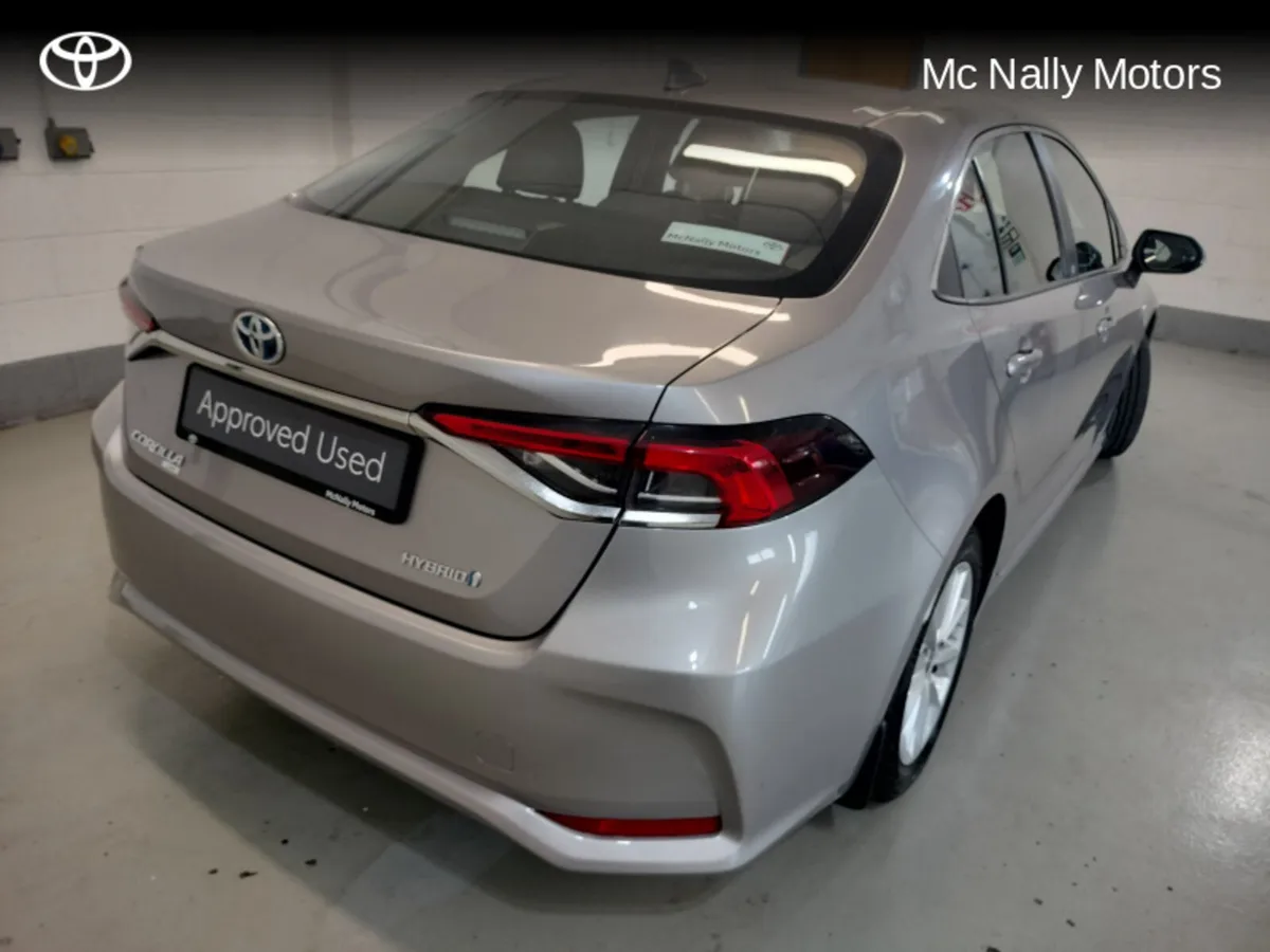 Toyota Corolla HYBRID LUNA SALOON - Image 3
