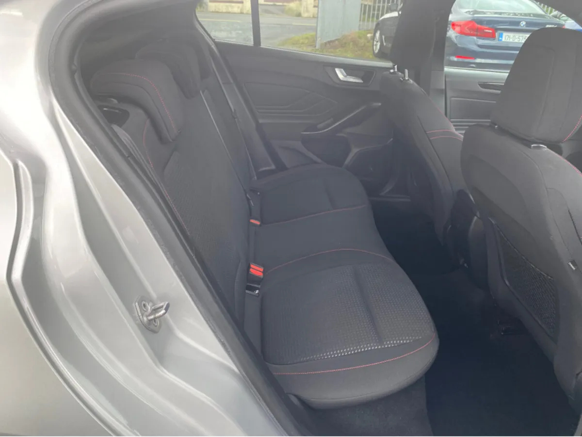 Ford Focus 1.0 T ST-LINE ECOBOOST 1 125PS 5DR - Image 3