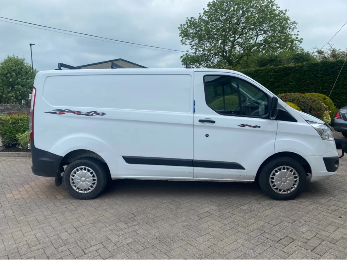 Ford Transit Custom 125PS L4 LR 4DR - Image 2