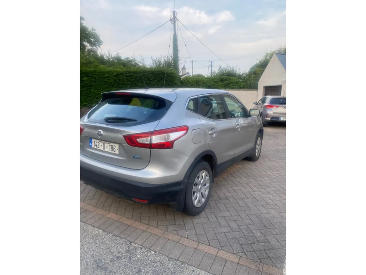 Nissan Qashqai 1.5 DSL XE 4DR - Image 2