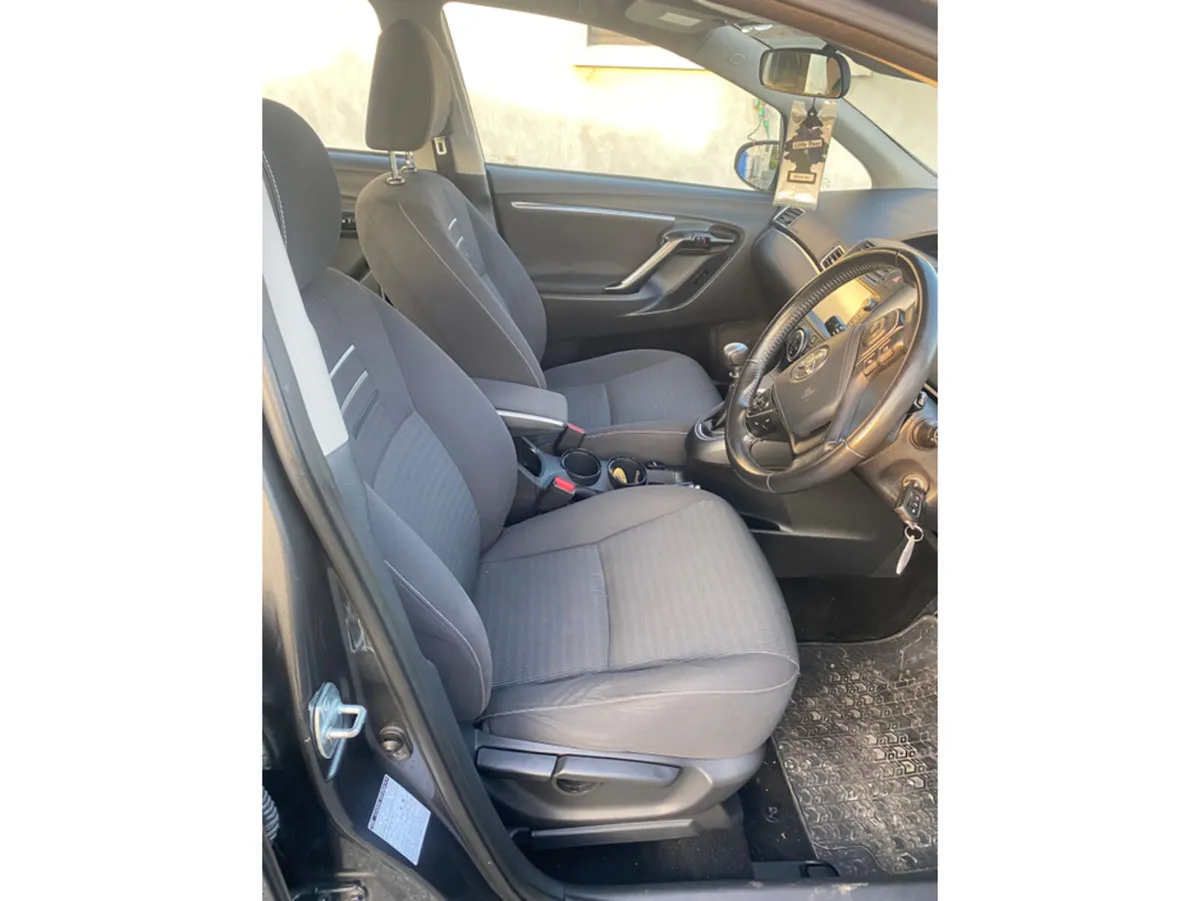 Toyota Verso 1.6 D-4D ICON TSS 5DR - Image 4