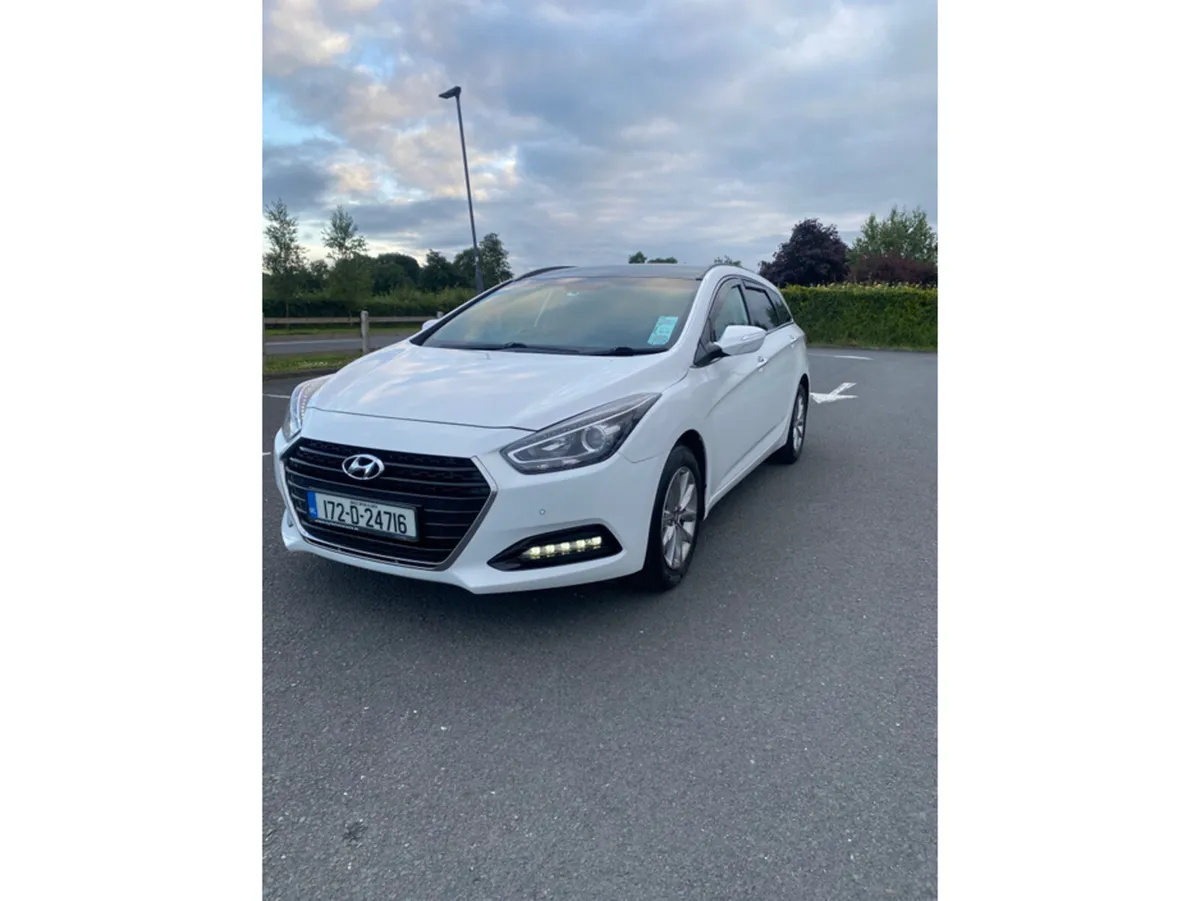 Hyundai i40 1.7 CRDI SE NAV BL/DR 115 5DR - Image 1