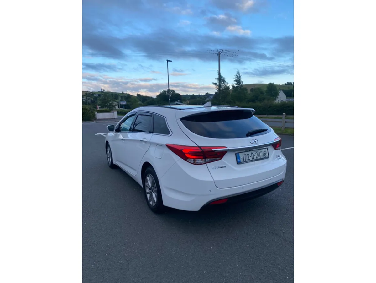 Hyundai i40 1.7 CRDI SE NAV BL/DR 115 5DR - Image 4