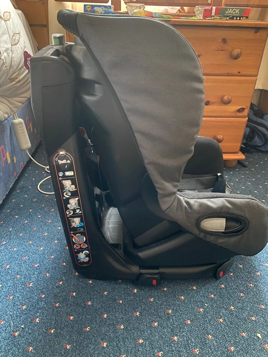 Child’s car seat - Image 2