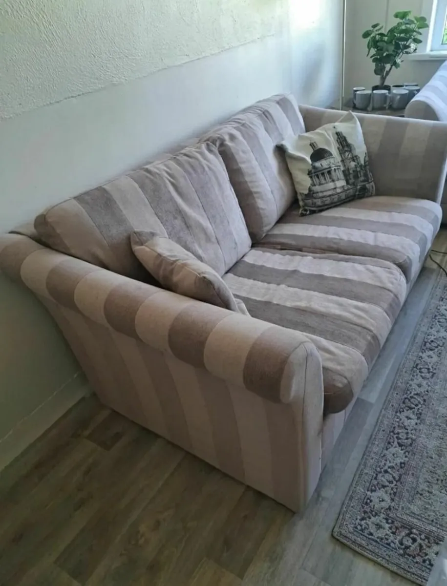 3 + 2 seater couches - Image 3