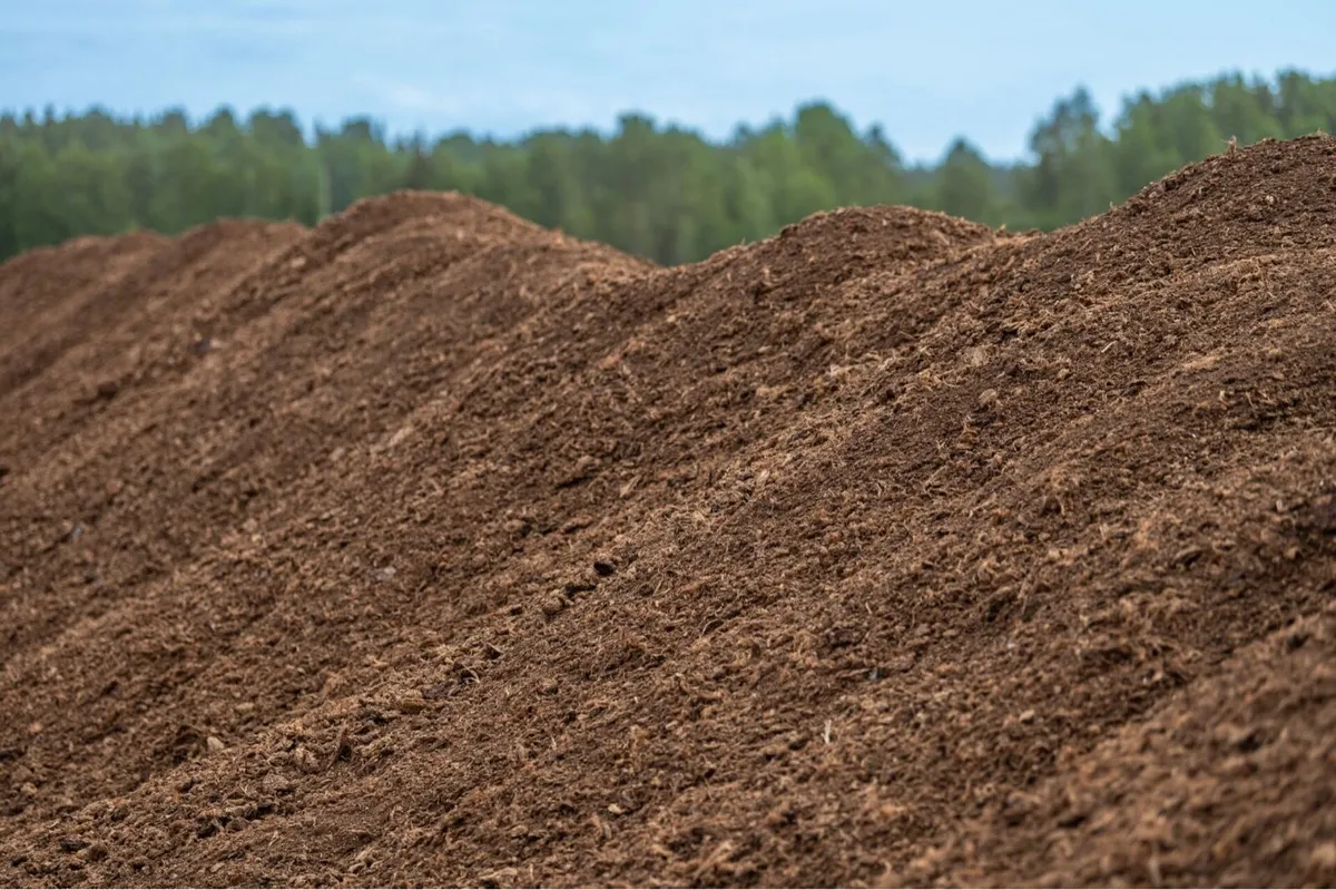 Peat bedding for cattle - Image 1