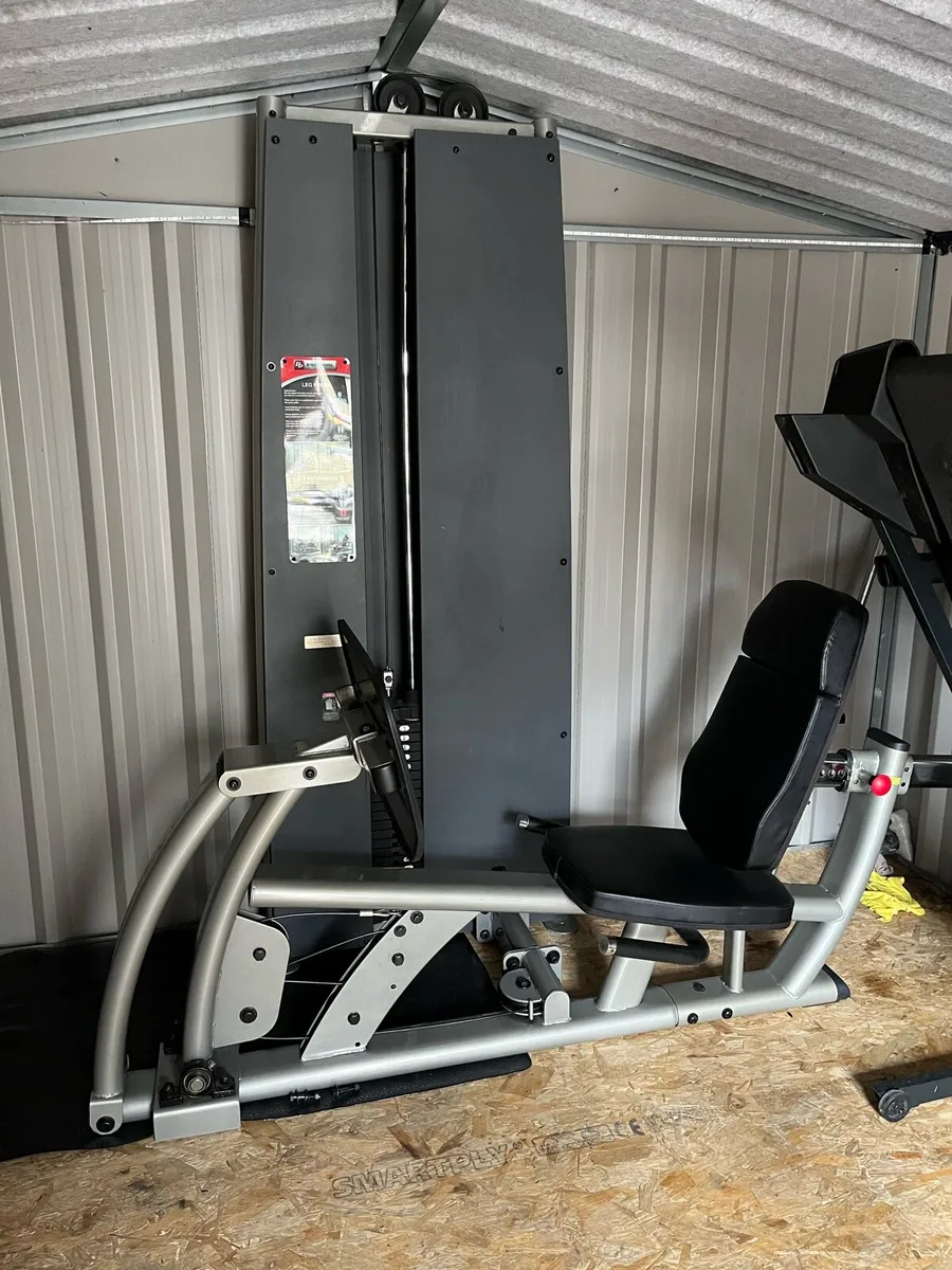 Body solid commercial leg press - Image 1