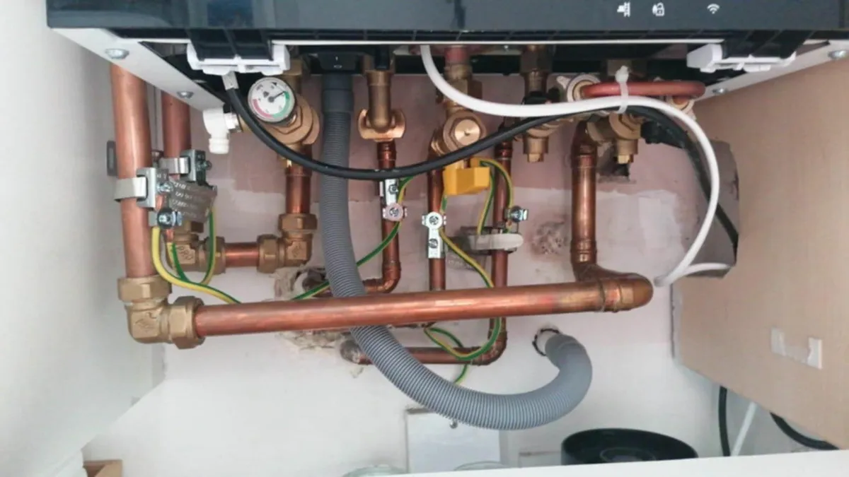 Plumbing & Heating - Polish Service - Image 1