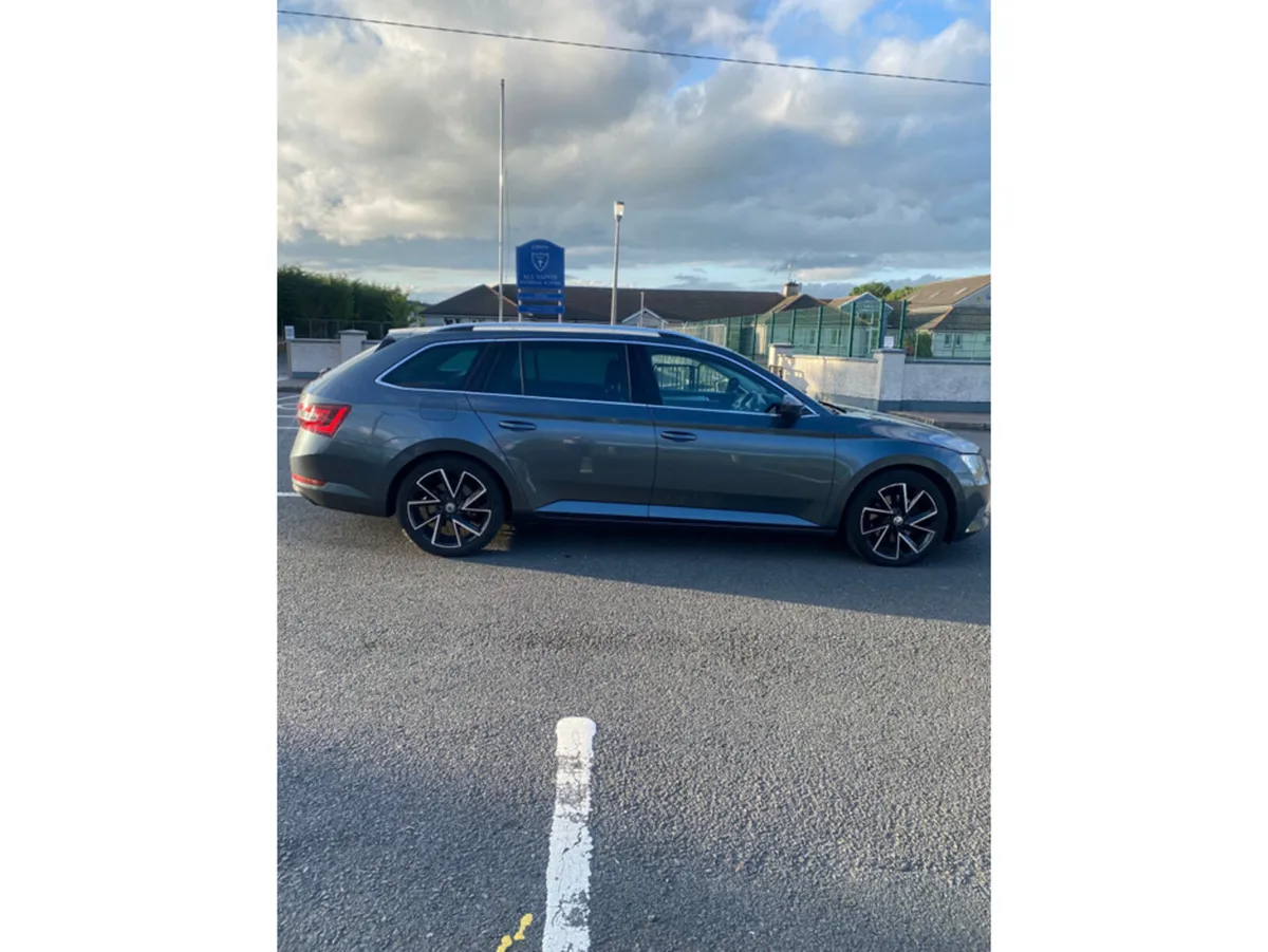 Skoda Superb SE BUSINESS 150PS 5DR A - Image 2