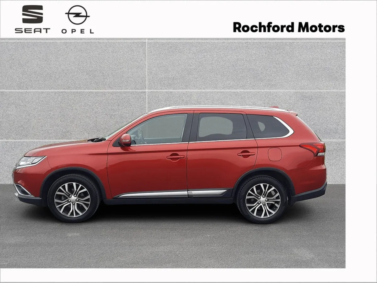 Mitsubishi Outlander Instyle 4WD 6MT 7Seat - Image 3