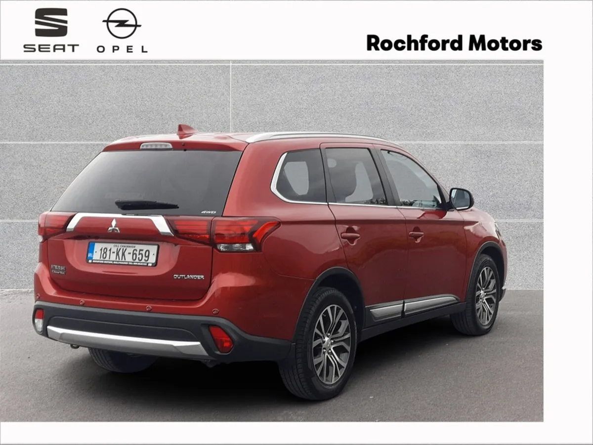 Mitsubishi Outlander Instyle 4WD 6MT 7Seat - Image 4