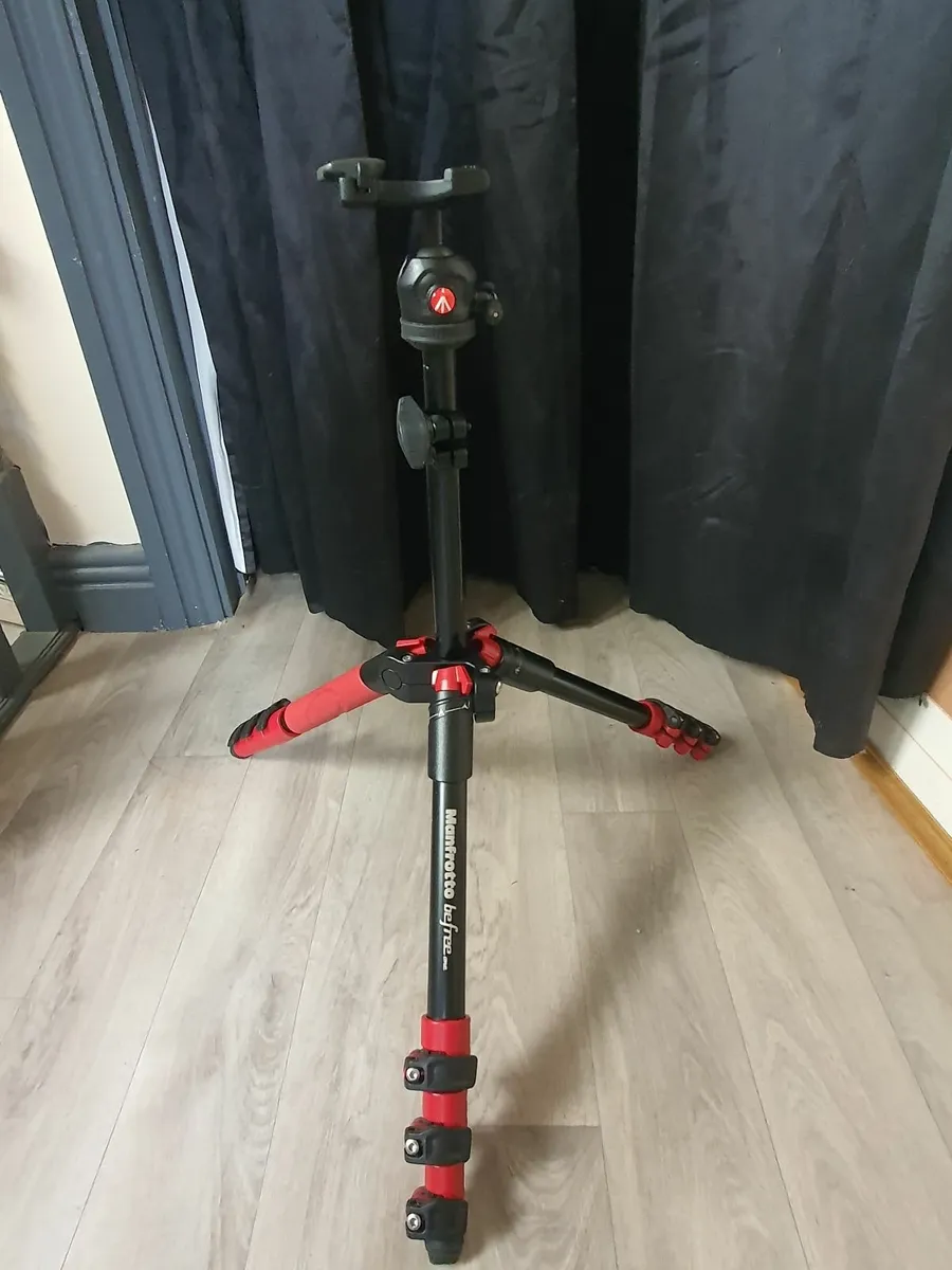Manfrotto Camera Tripod - Image 3