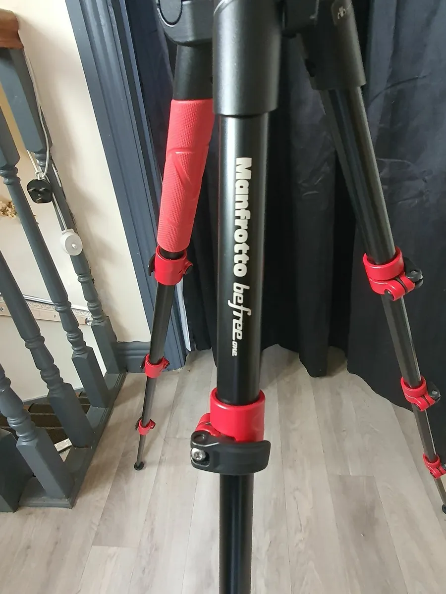 Manfrotto Camera Tripod - Image 4