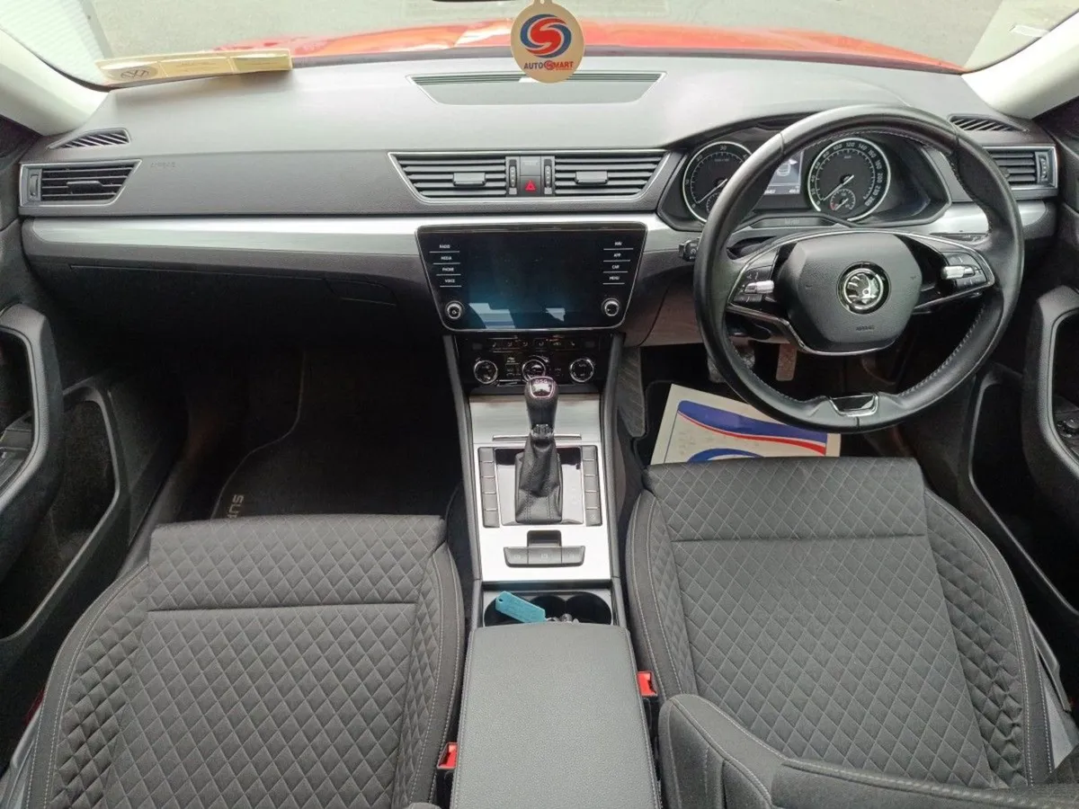 Skoda Superb Superb AMB 2.0tdi 122HP Auto DSG 5dr - Image 4