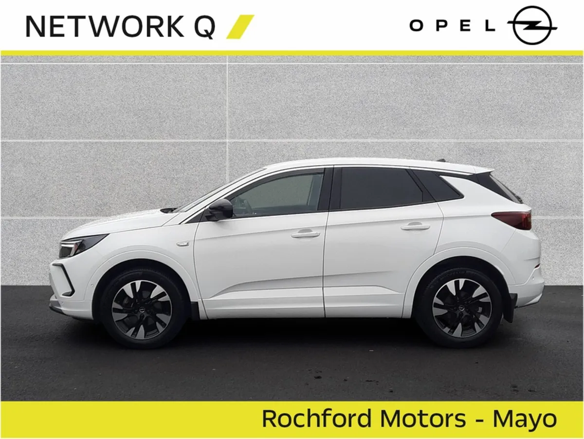 Opel Grandland ELEGANCE 1.2 130PS  Auto - Image 3