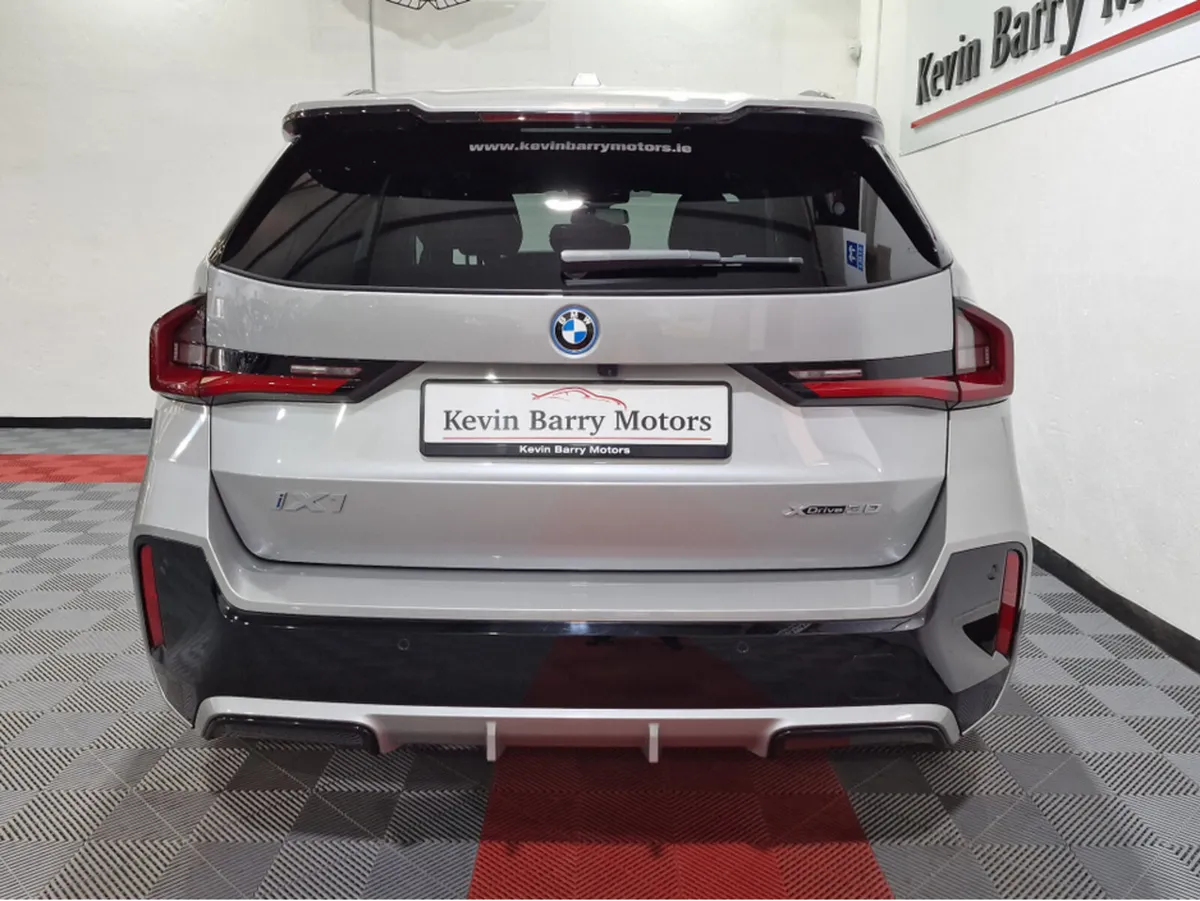 BMW iX1 XDRIVE 30 M SPORT AUTOMATIC **ONE OWNER / - Image 4