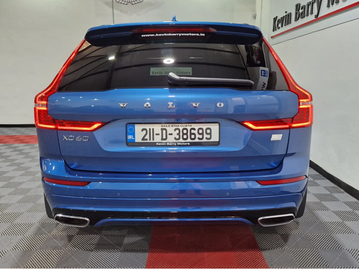 Volvo XC60 T6 RECHARGE R DESIGN (PAN ROOF) AWD 340 - Image 4