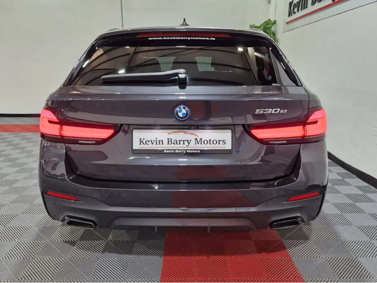 BMW 5-Series 530E TOURING M SPORT (PRO PACK) AUTOM - Image 4