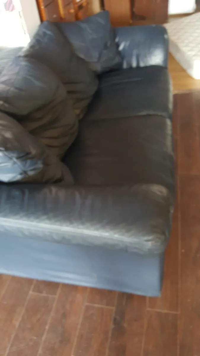 Couch - Image 3