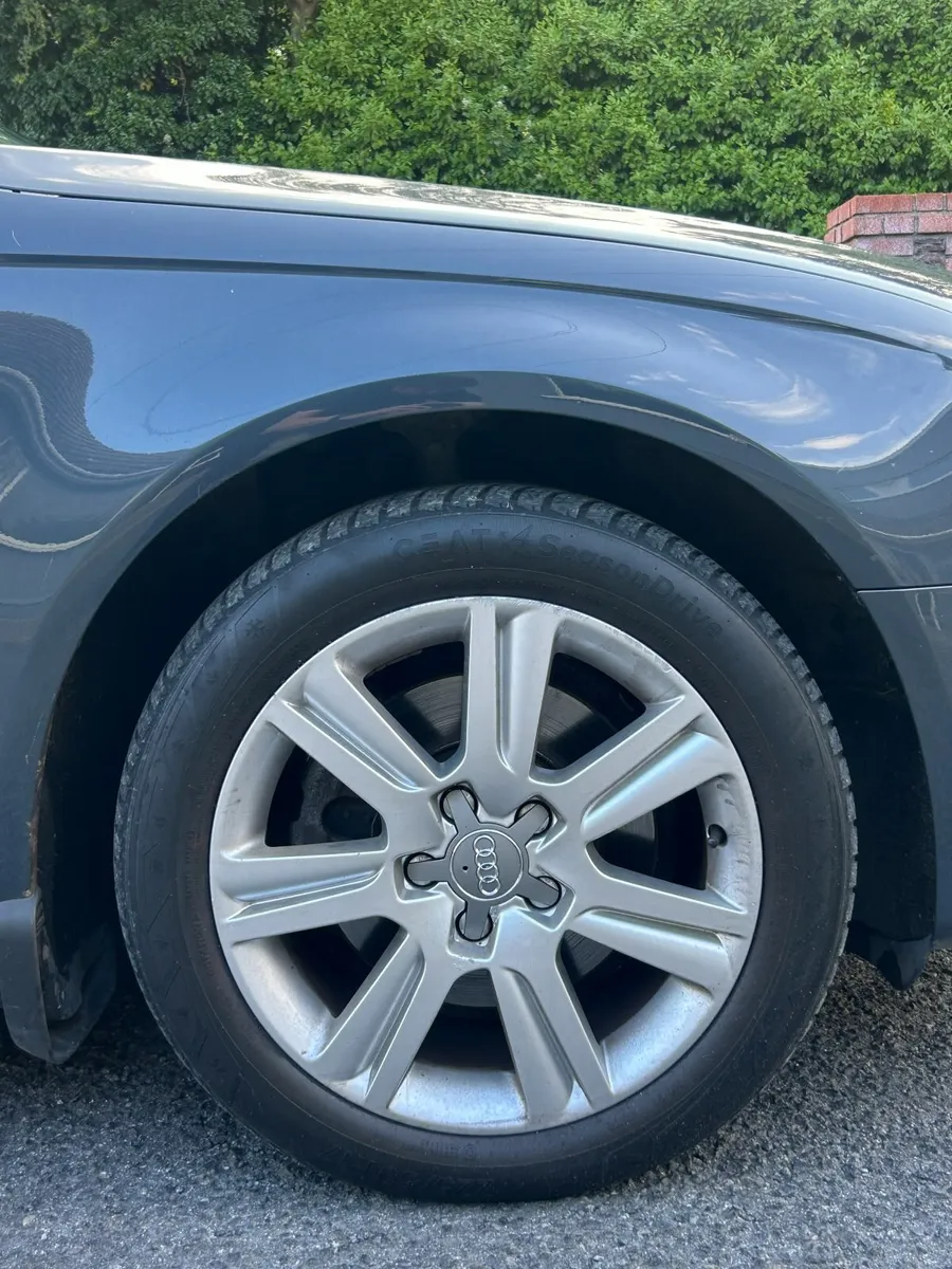 Audi A4 2011 - Image 2