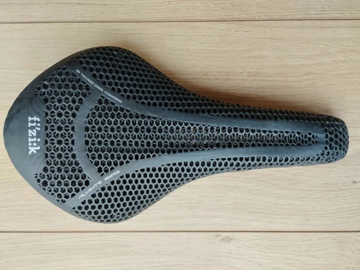 Fizik Aliante R3 Adaptive saddle - Image 1