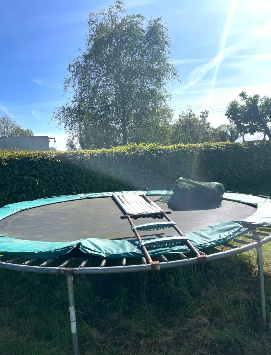 Trampoline free - Image 1
