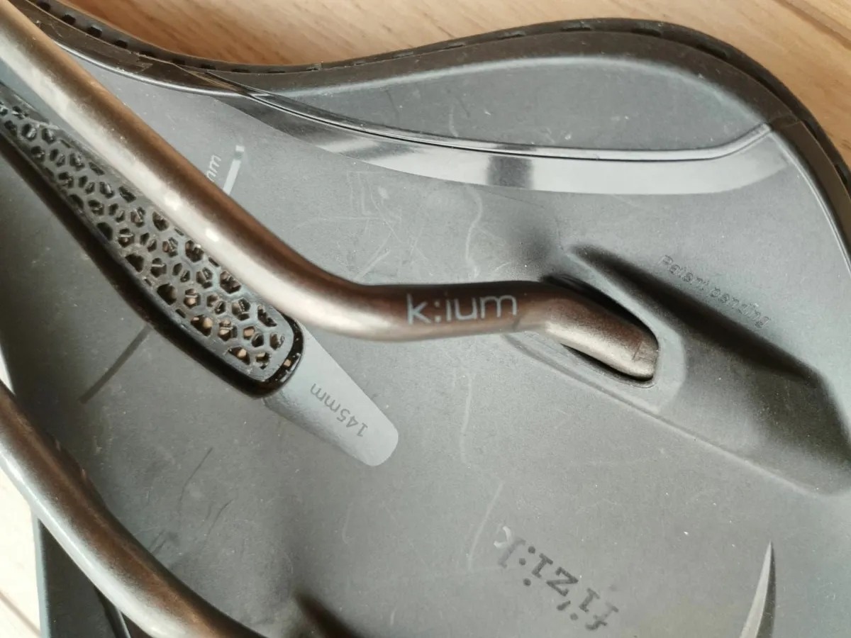 Fizik Aliante R3 Adaptive saddle - Image 3