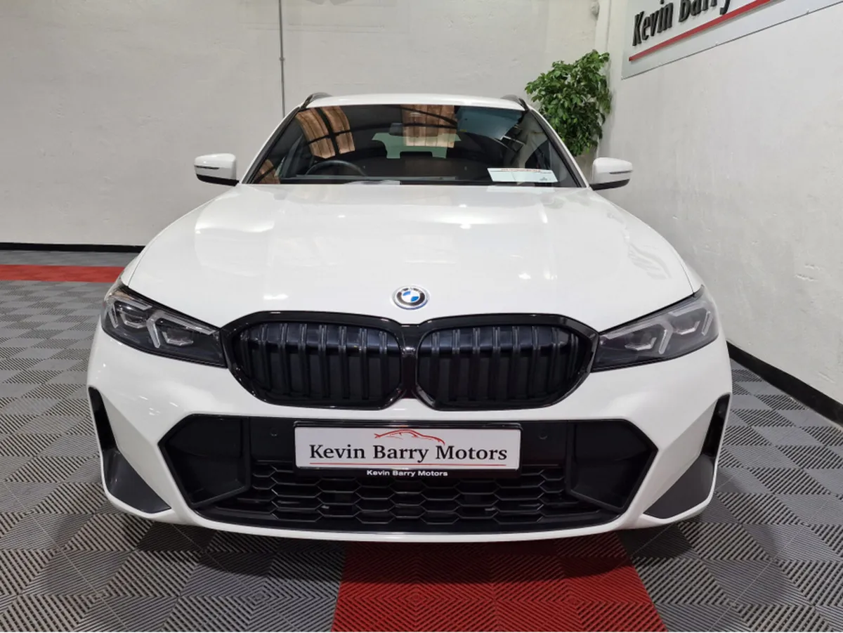 BMW 3-Series 330E TOURING M SPORT (PRO PACK) LCI A - Image 3