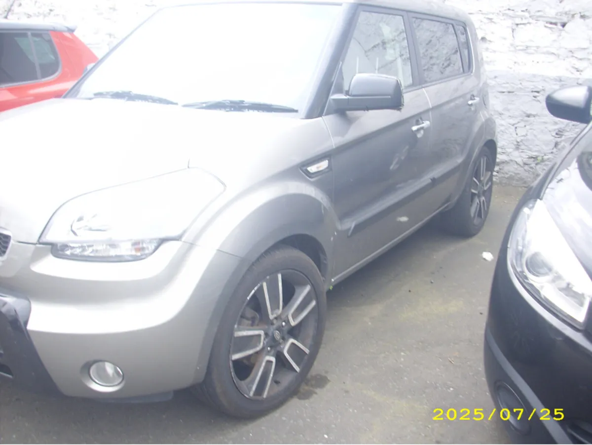 Kia Soul 1.6 CRDI TEMPEST 5DR AUTO - Image 2