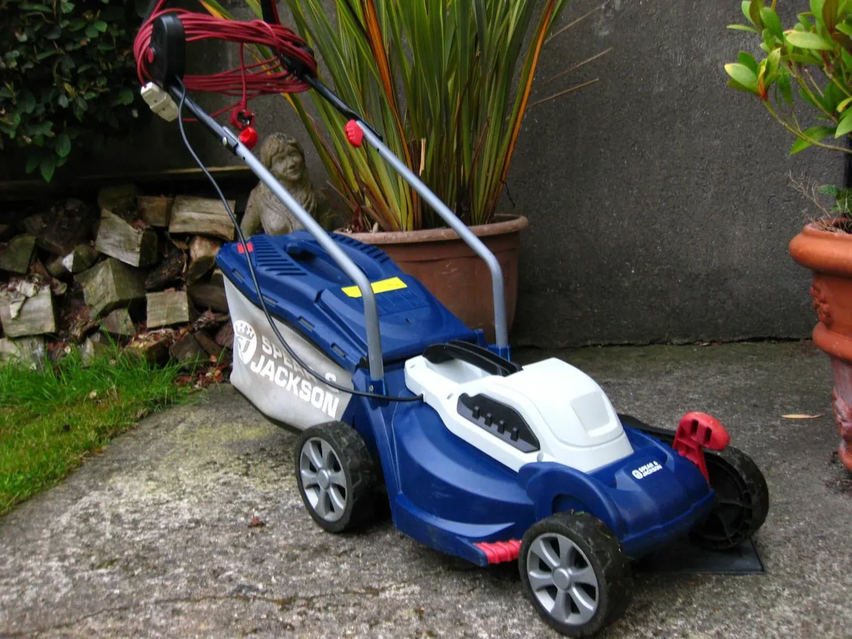 Spear & Jackson Electric Lawnmower. - Image 2