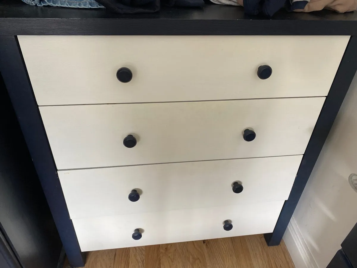 Wardrobe and chest of drawers and2 bedside lockers - Image 2