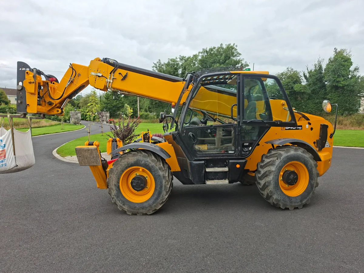 2019 JCB 540 140 Teleporter - Image 2