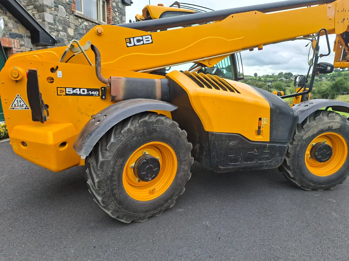 2019 JCB 540 140 Teleporter - Image 4
