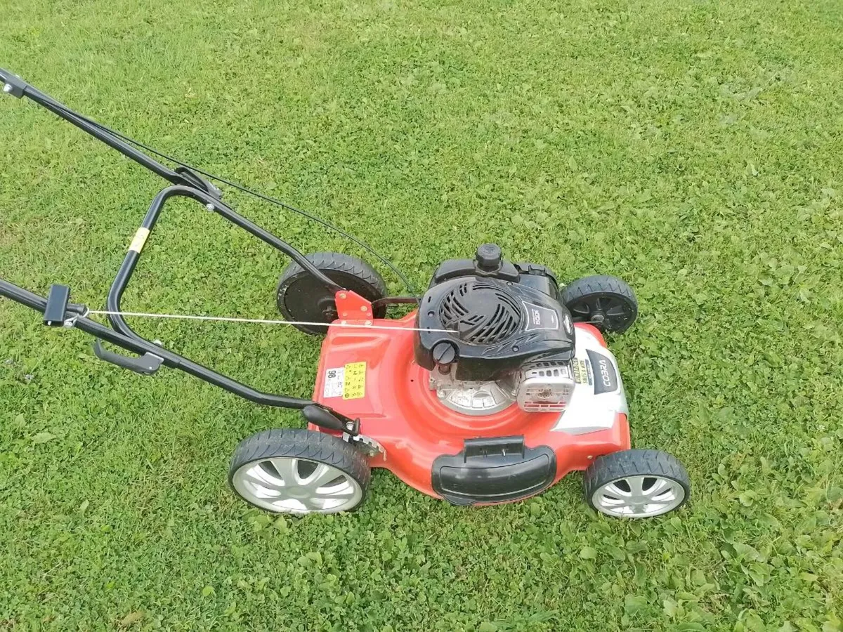Cobra lawnmower - Image 2