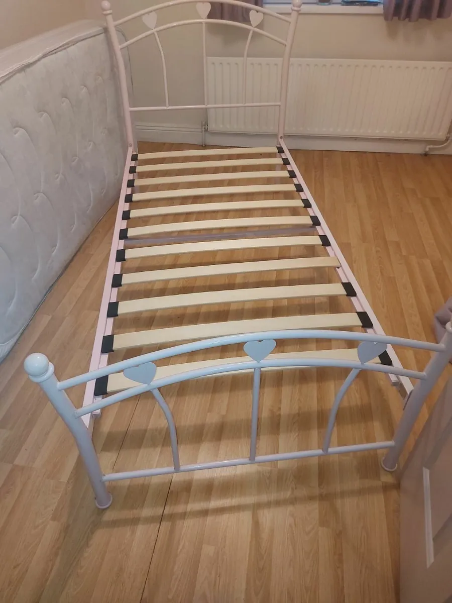 Childs pink bed
