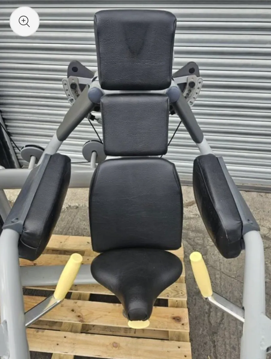 Technogym delt machine - Image 4