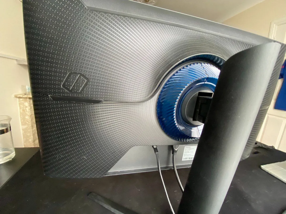 Samsung odyssey G3 27” - Image 4