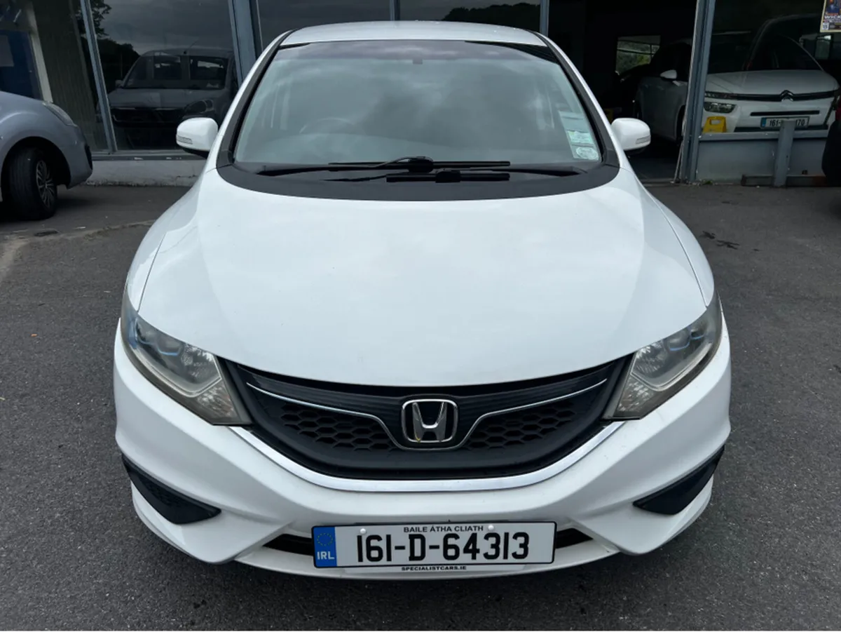 Honda Jade AUTO Hybrid 6 SEATER, Touch Screen, Rev - Image 3