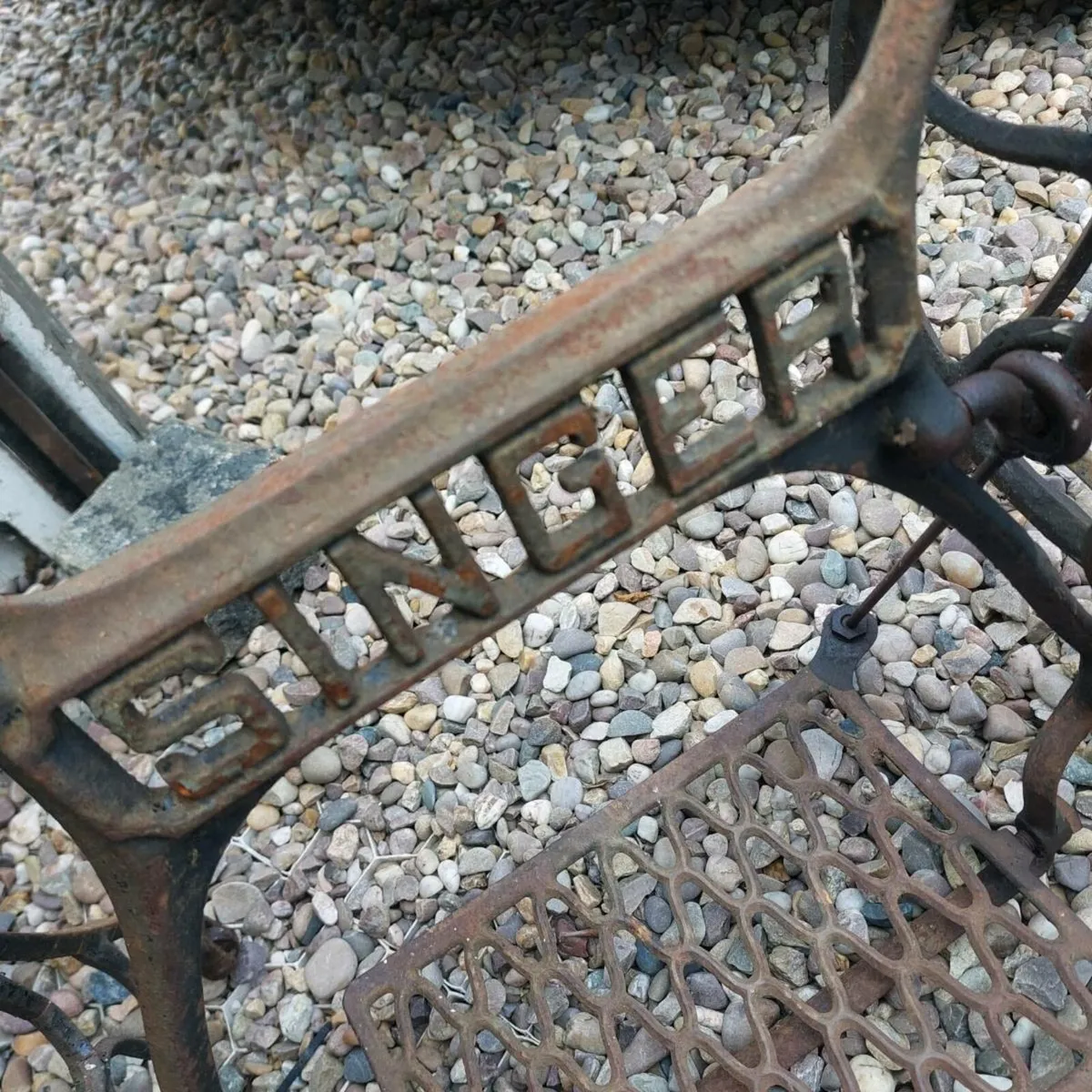 Singer sewing machine base - Image 2