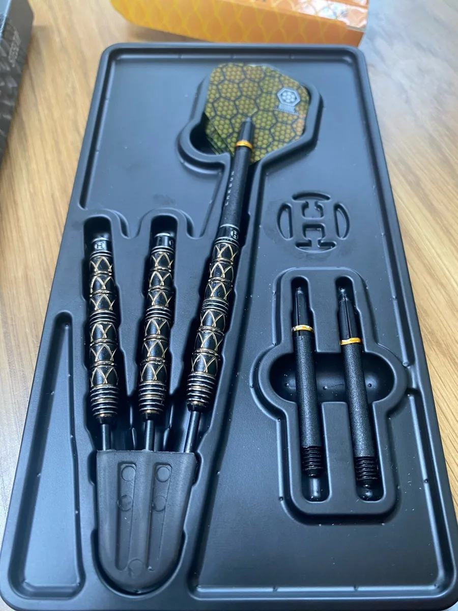 Corey cadby rare darts - Image 3