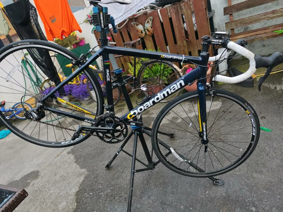 Road bike - Image 1