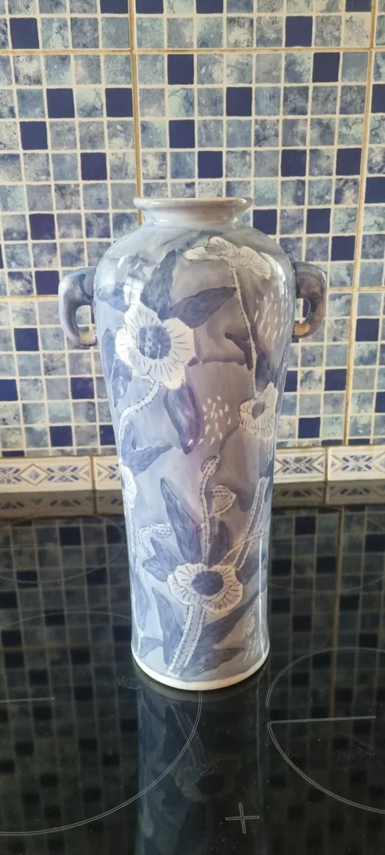 Chinese Vintage vase with stamp - Image 1