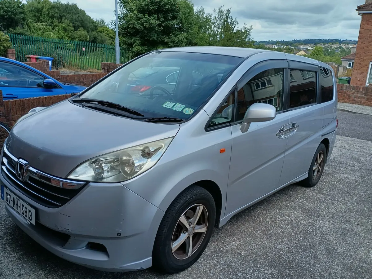 Honda stepwagon - Image 2
