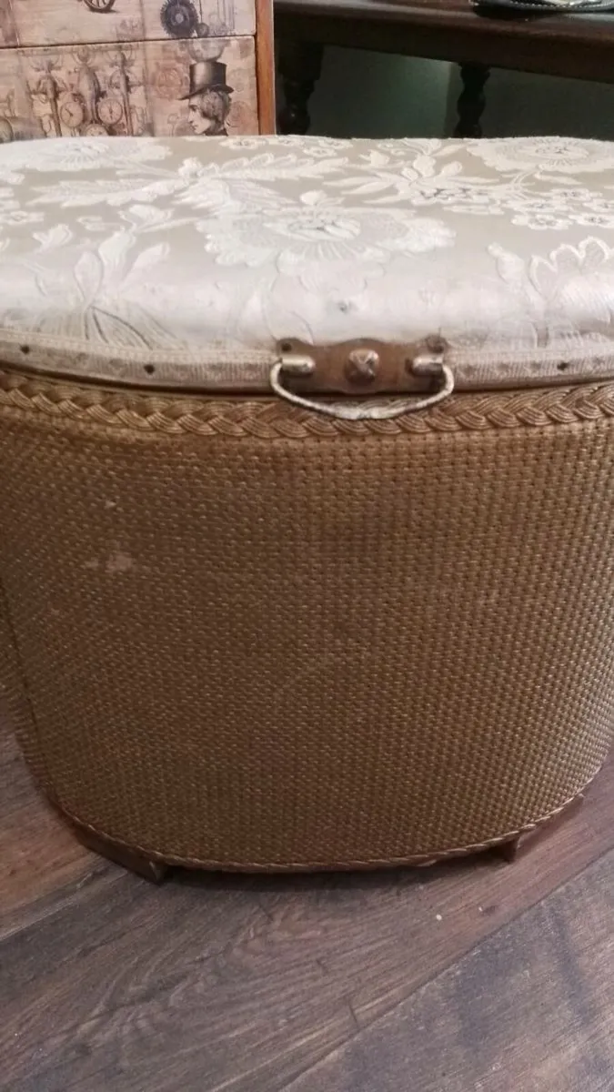 Vintage Lloyd loom style storage box - Image 1