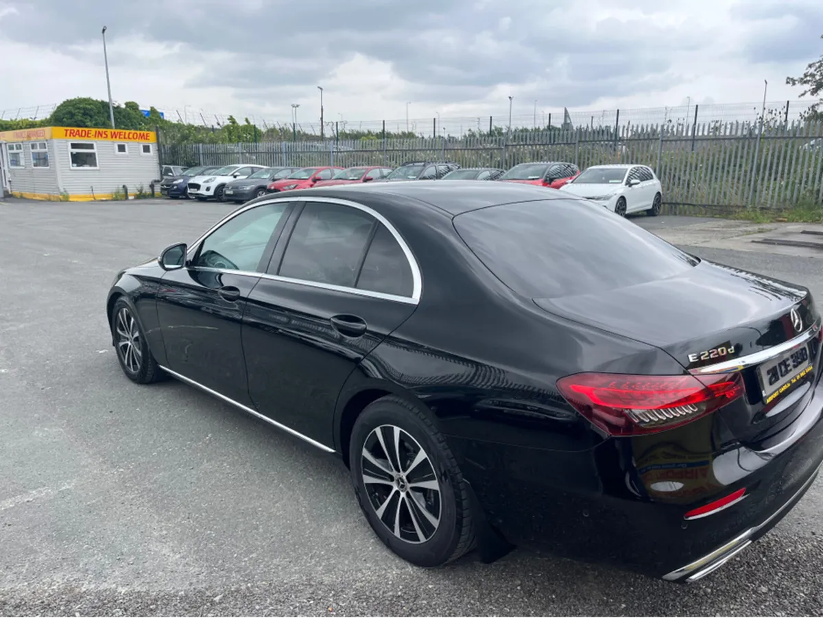 Mercedes-Benz E-Class D E220 4DR AUTO - Image 3