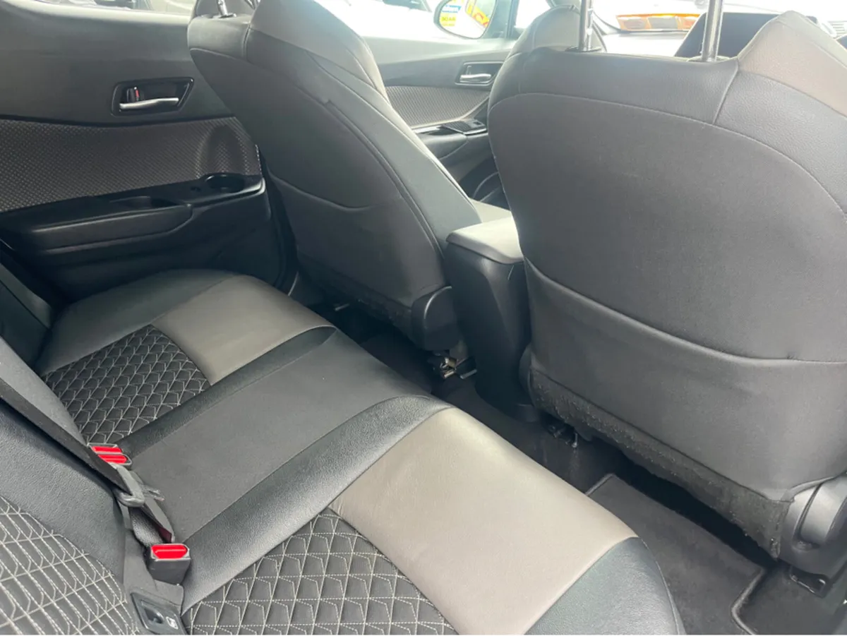 Toyota C-HR 1.8 HYBRID SOL 4DR AUTO - Image 3